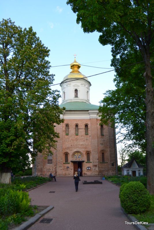 Выдубицкий монастырь фото