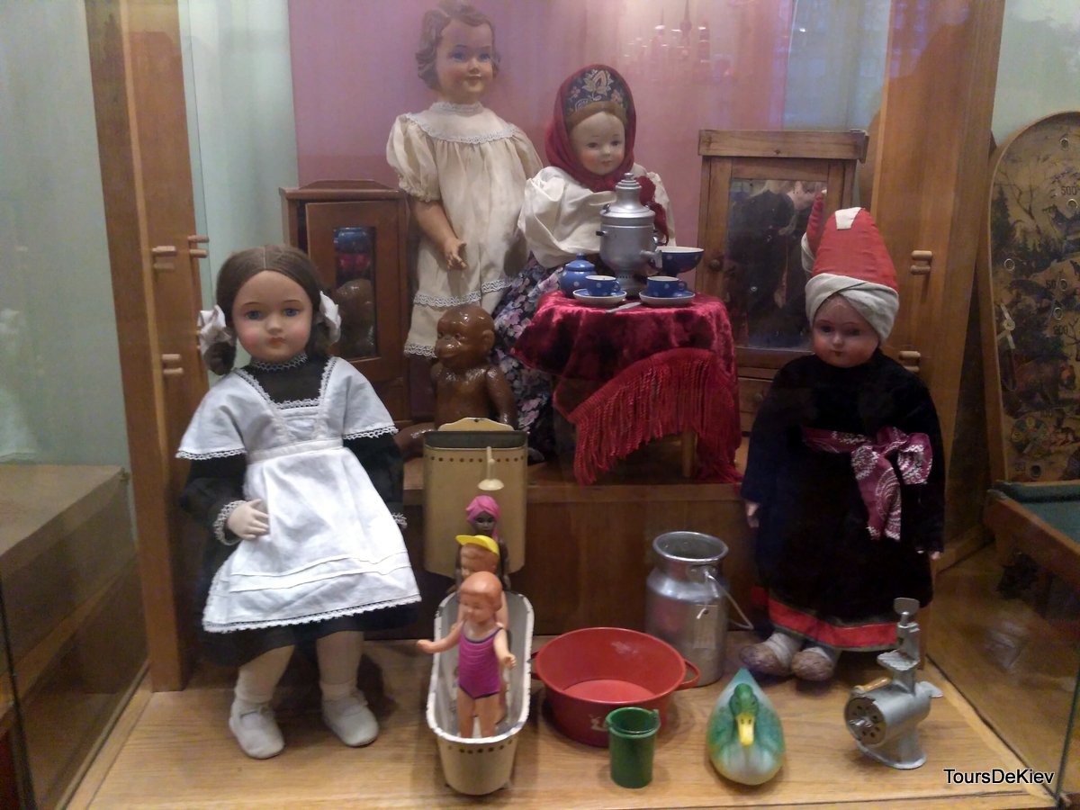 Экскурсия в музей игрушки