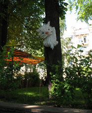 Кот из пластиковых вилок. Киев