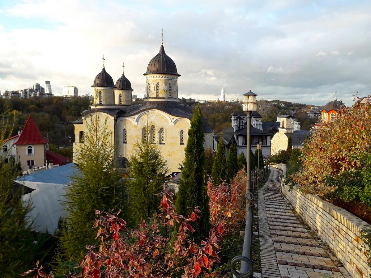 Зверинецкий монастырь