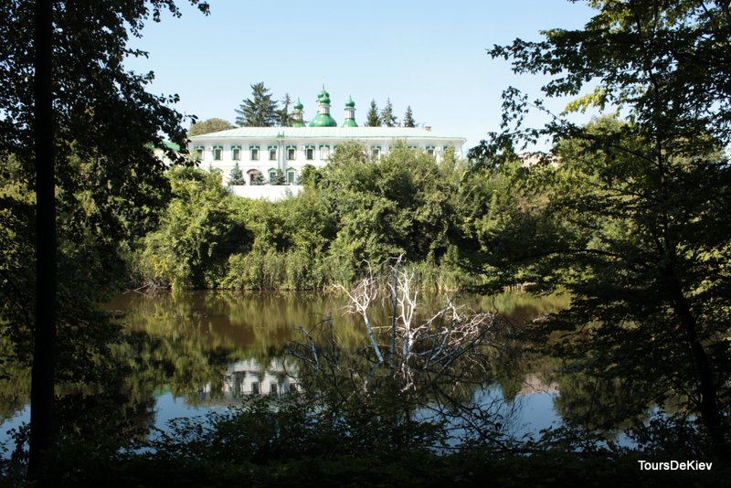 Kitaevo guided tour in Kiev