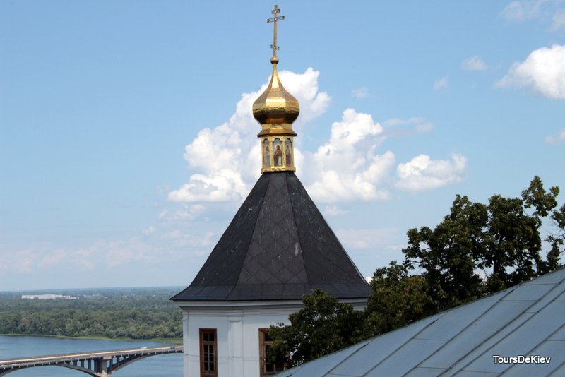 Kiev Pechersk monastery tour