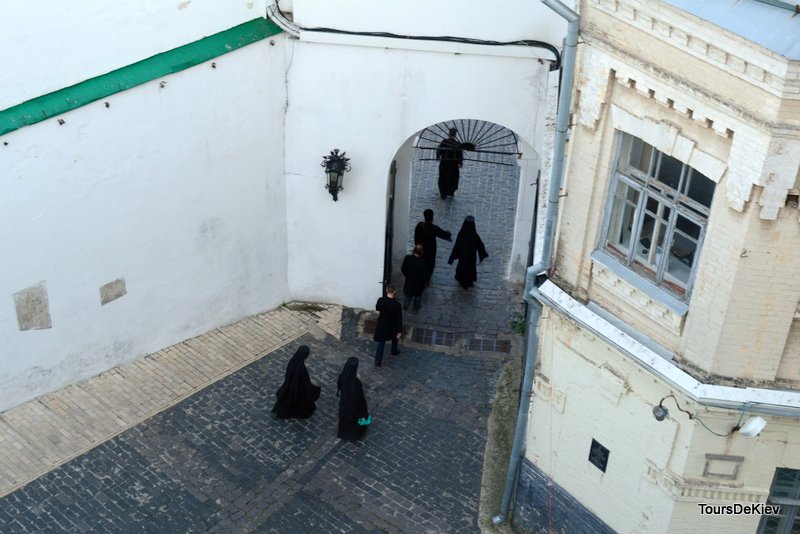 Kiev Pechersk monastery tour