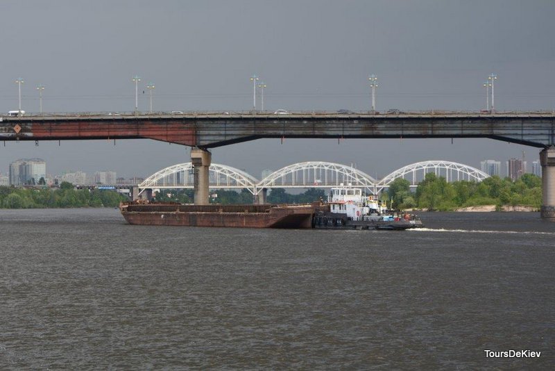 Boat tour Kiev