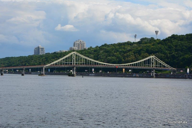 Boat tour Kiev