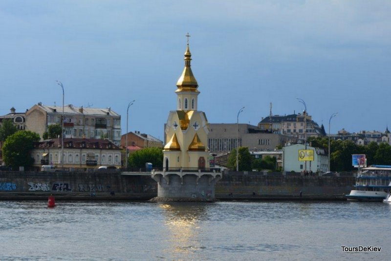 Boat tour Kiev