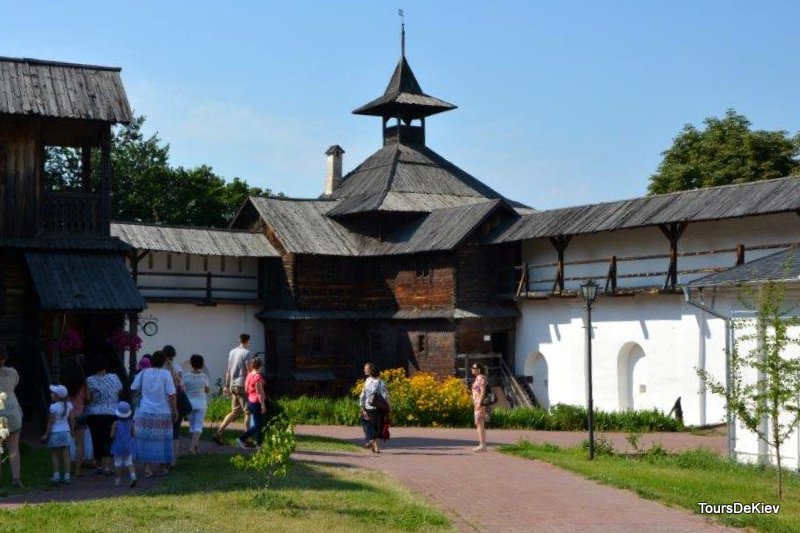 Экскурсия в Новгород Северский и Седнев