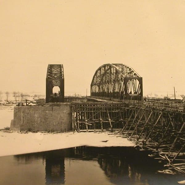 Петровській міст старе фото