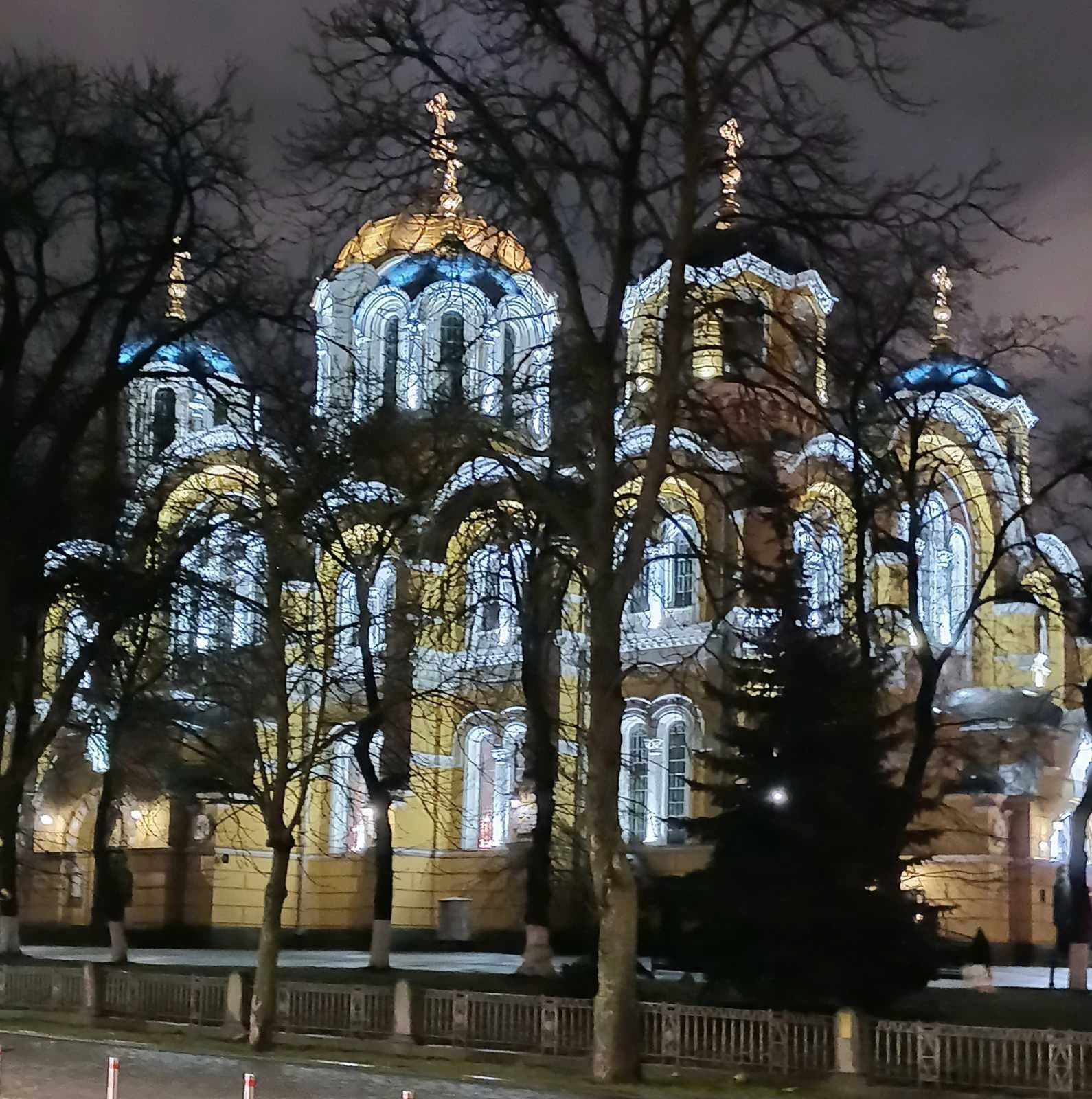 volodymyrskyy_sobor_vechir.jpg