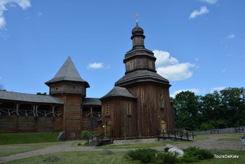 Козацька церква на території батуринської цитаделі
