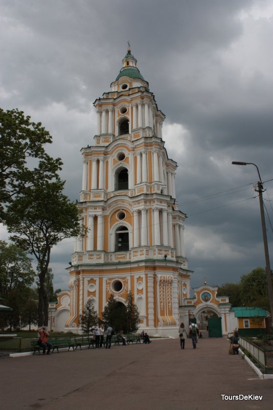 Монастирська дзвіниця